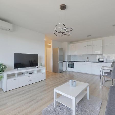 Bazova Apartment With Free Parking Bratislava Extérieur photo